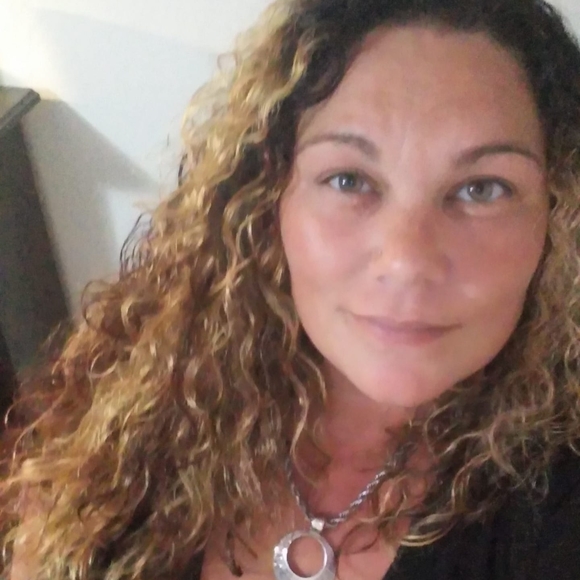 Meet your Posher, Mindy - Picture 1 of 1